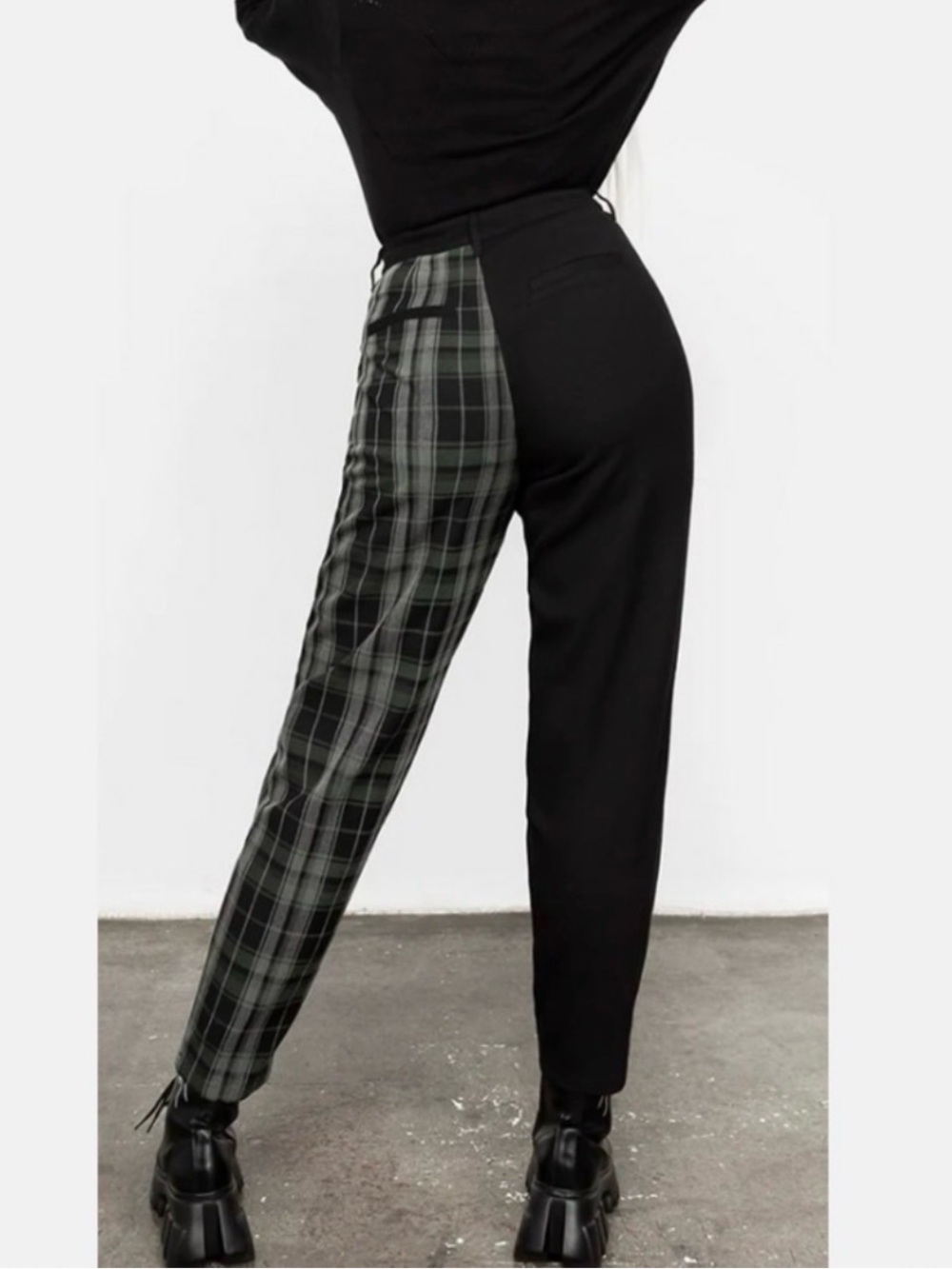 NWT Disturbia Checkmate High Waist Tapered Trousers size 18 - Picture 3 of 7